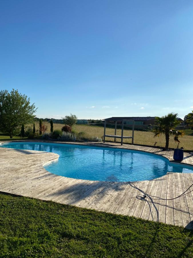 Agreable Chambre D'Hote Calme Avec Piscine Souvans Luaran gambar