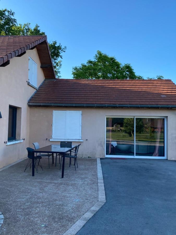 Agreable Chambre D'Hote Calme Avec Piscine Souvans Luaran gambar